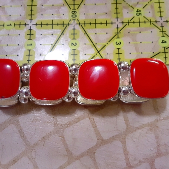 Vintage Chunky Red Enamel Silver Tone Stretch Bracelet - Picture 2 of 5